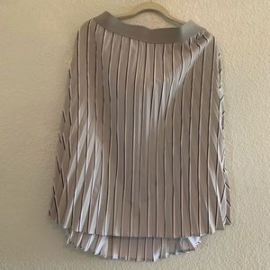 Reduces✂️  New York & company skirt grey